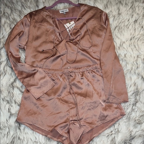 Sabo Luxe two piece set - Picture 2 of 3